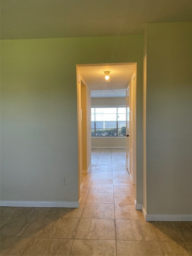 Photo - 7051 Chasewood Dr Unidad True