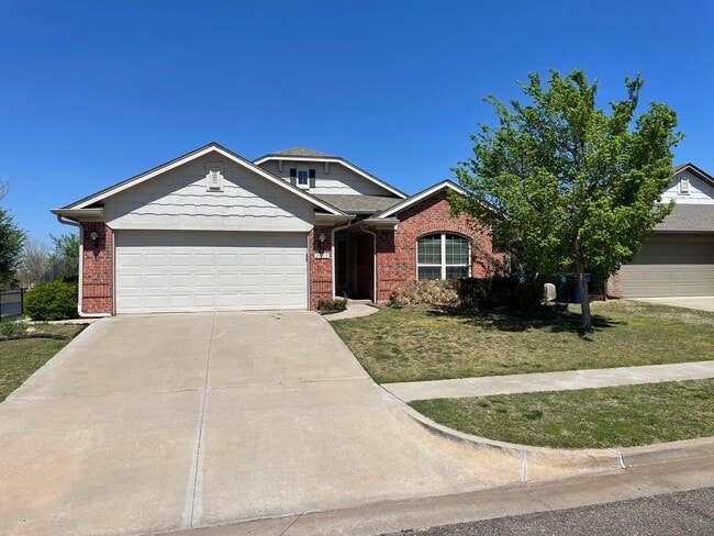 Building Photo - Upscale Edmond in Valencia , Deer Creek Schools !