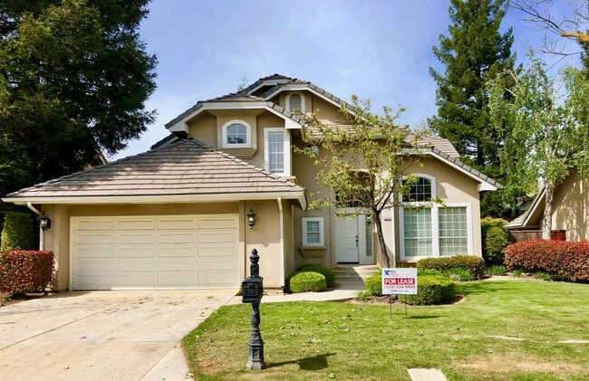 Building Photo - $2,550 Champlain & Shepherd, 4 Bedroom hom... Rental