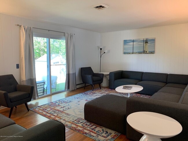 Photo - 279 Lake Ave