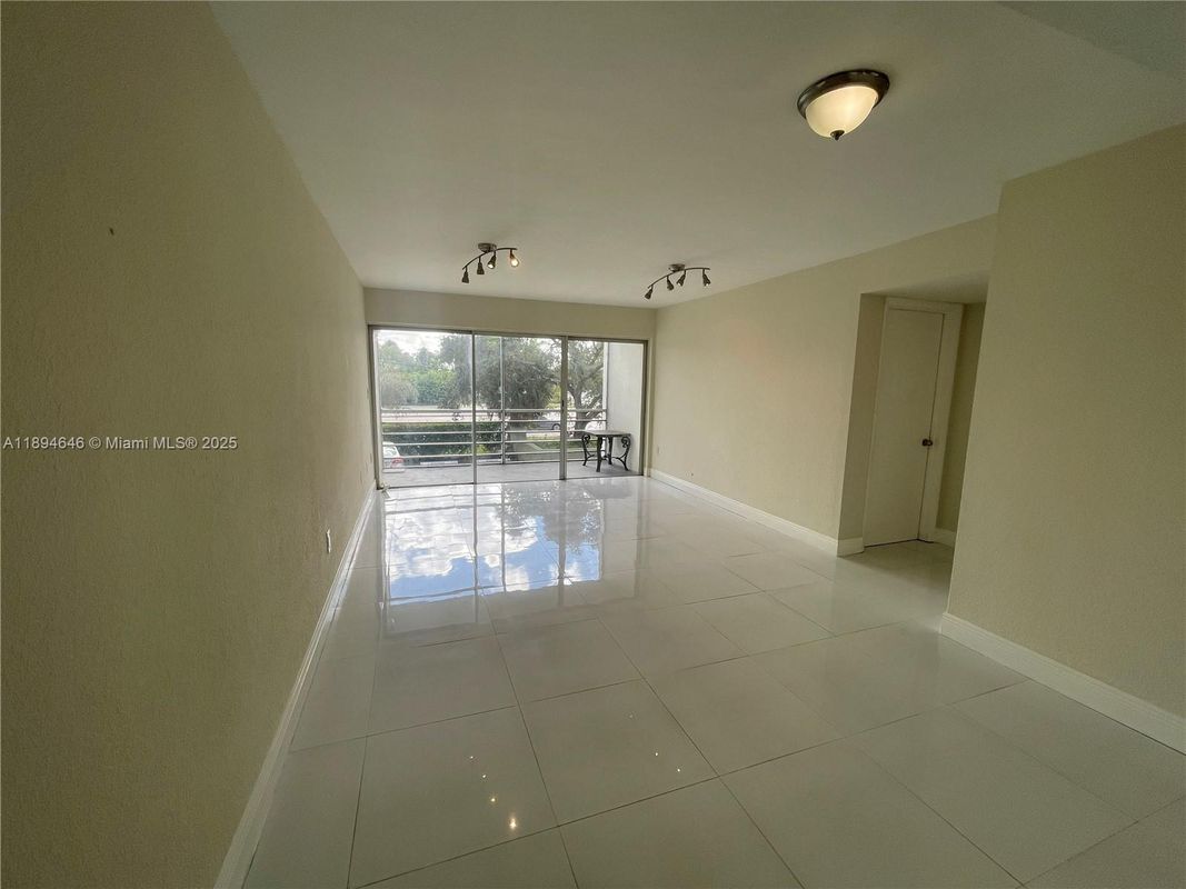 Photo - 4255 N University Dr