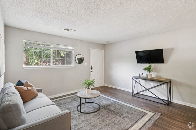 Building Photo - 2035 Kenridge Pkwy Rental