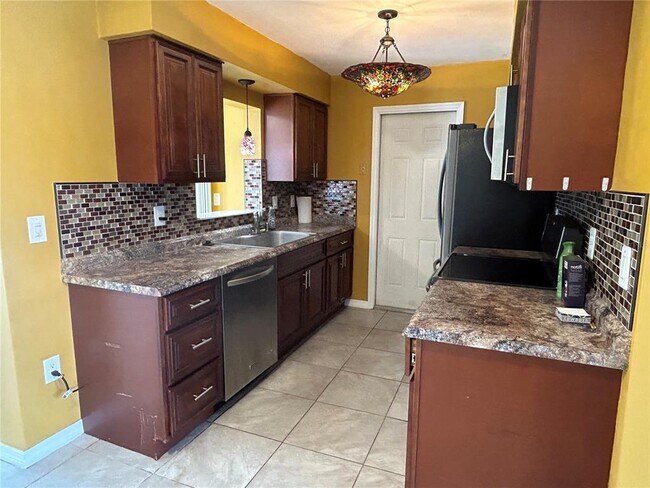 Photo - 7621 Greybirch Terrace