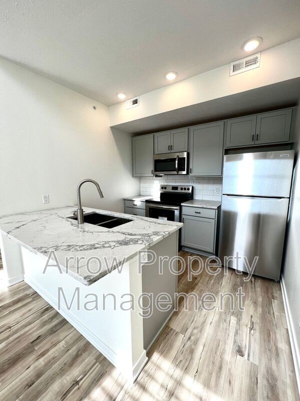 Photo - 2230 R St Unidad 1