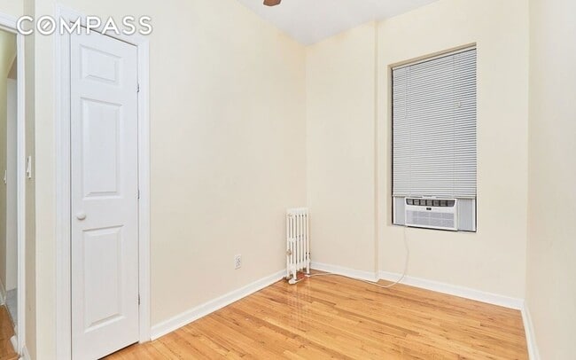 Photo - 270 E 78th St Apartment