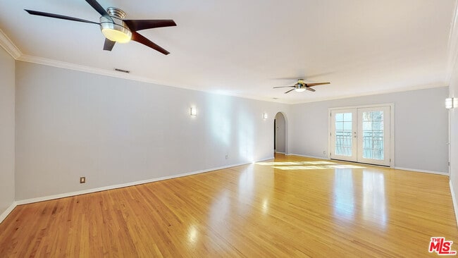 Photo - 432 S Doheny Dr Unit 6