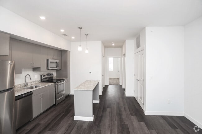 1BR, 1BA / Acadia - 642 SF