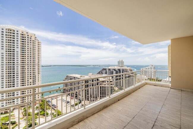 Building Photo - 888 Brickell Key Dr Unit 2607