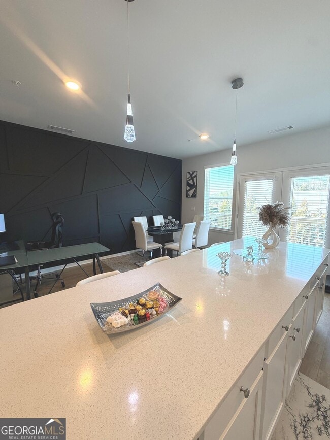 Photo - 205 Wallace St