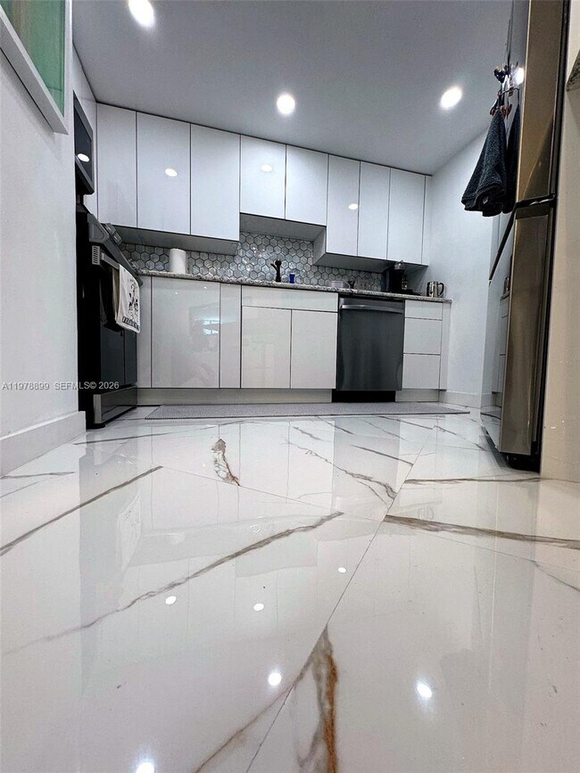 Photo - 999 Brickell Bay Dr Unit 710