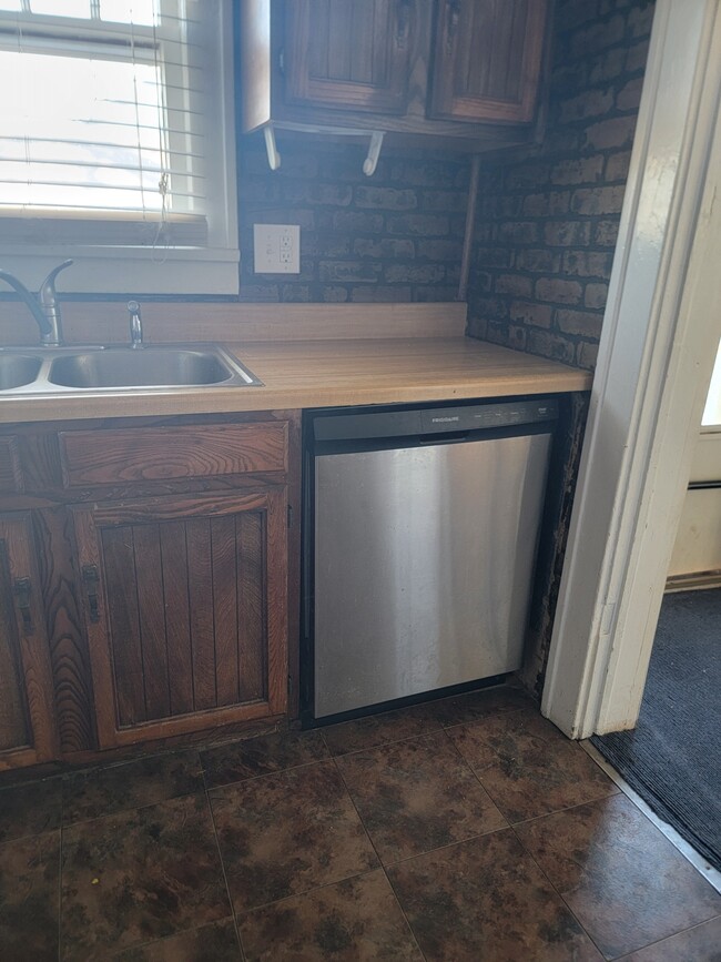 Photo - 2215 E Elm Ave