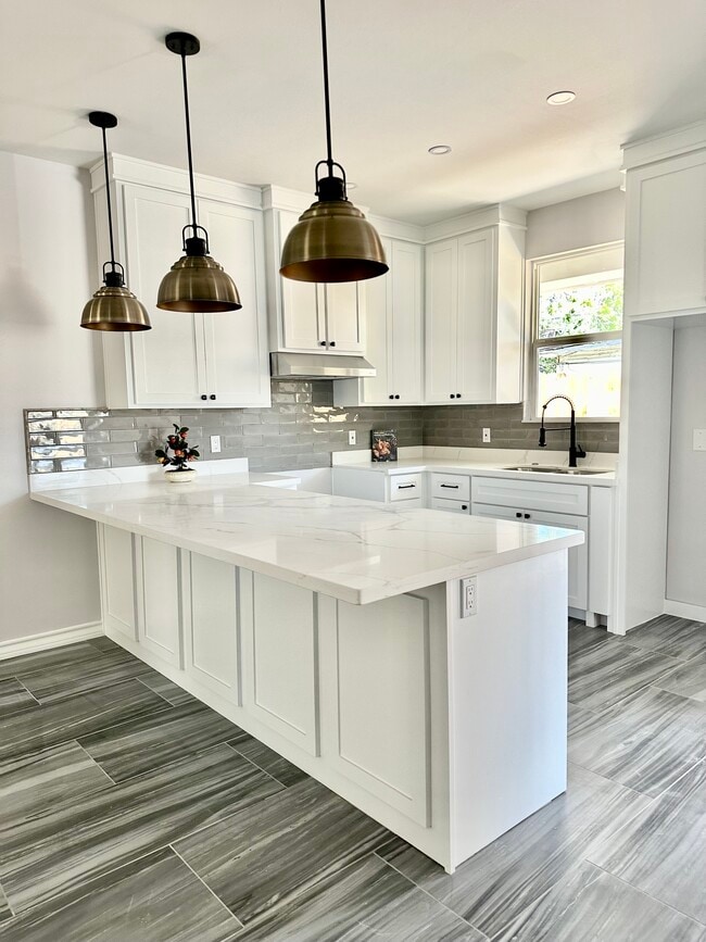 Photo - 1105 E Madison Ave Unidad A AND B