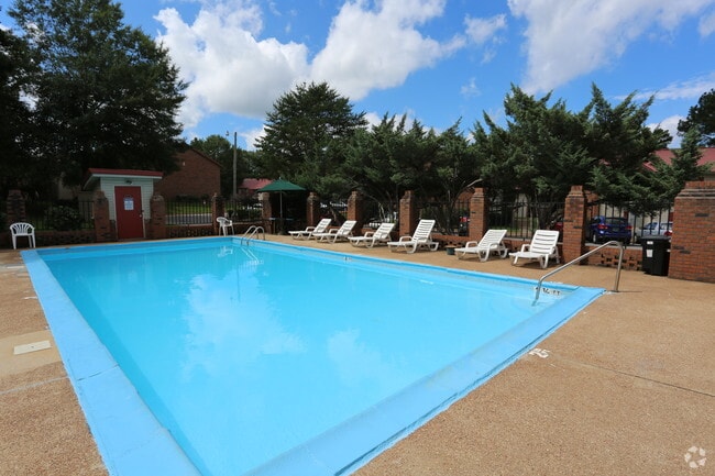 Photo - Four Seasons Apartments