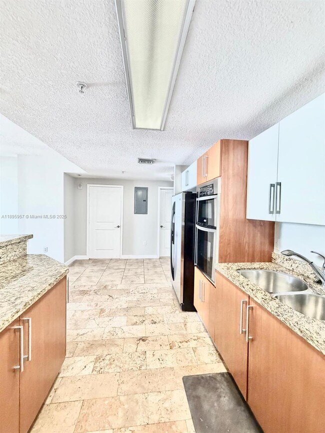 Photo - 170 SE 14th St Unit 3008