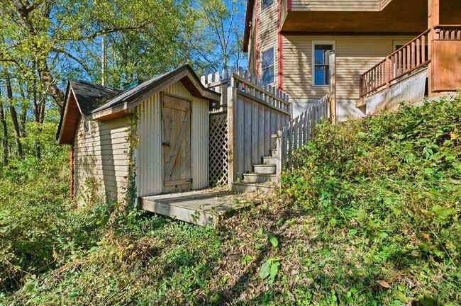 Photo - 102 N Gaw St