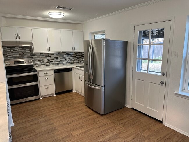 Photo - 8655 Ashcroft Ave