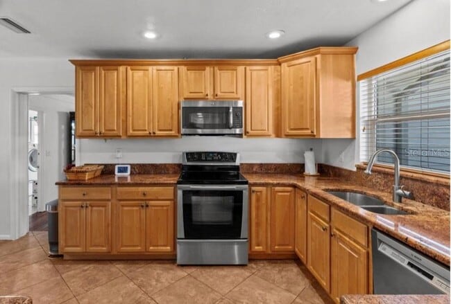 Photo - 2516 Roberta St