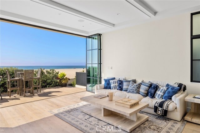 Photo - 2428 The Strand