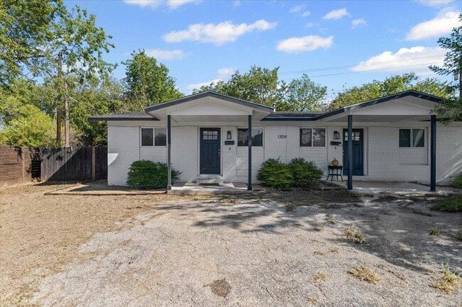 Photo - 1304 Falcon Cv Unit B