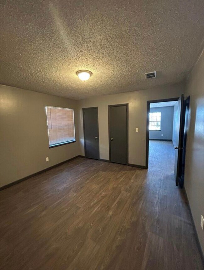 Photo - Crossplex Triplex Unit A