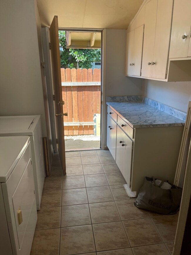 Photo - 5 Bedroom, 3 Bath Home in East Davis