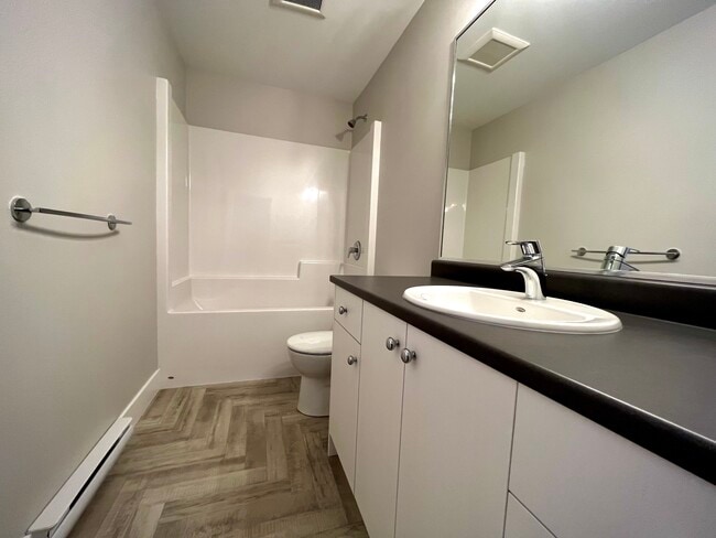 2883 Constellation Av