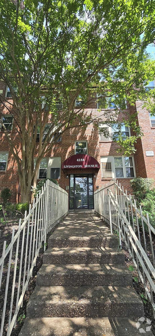 Building Photo - Livingston House