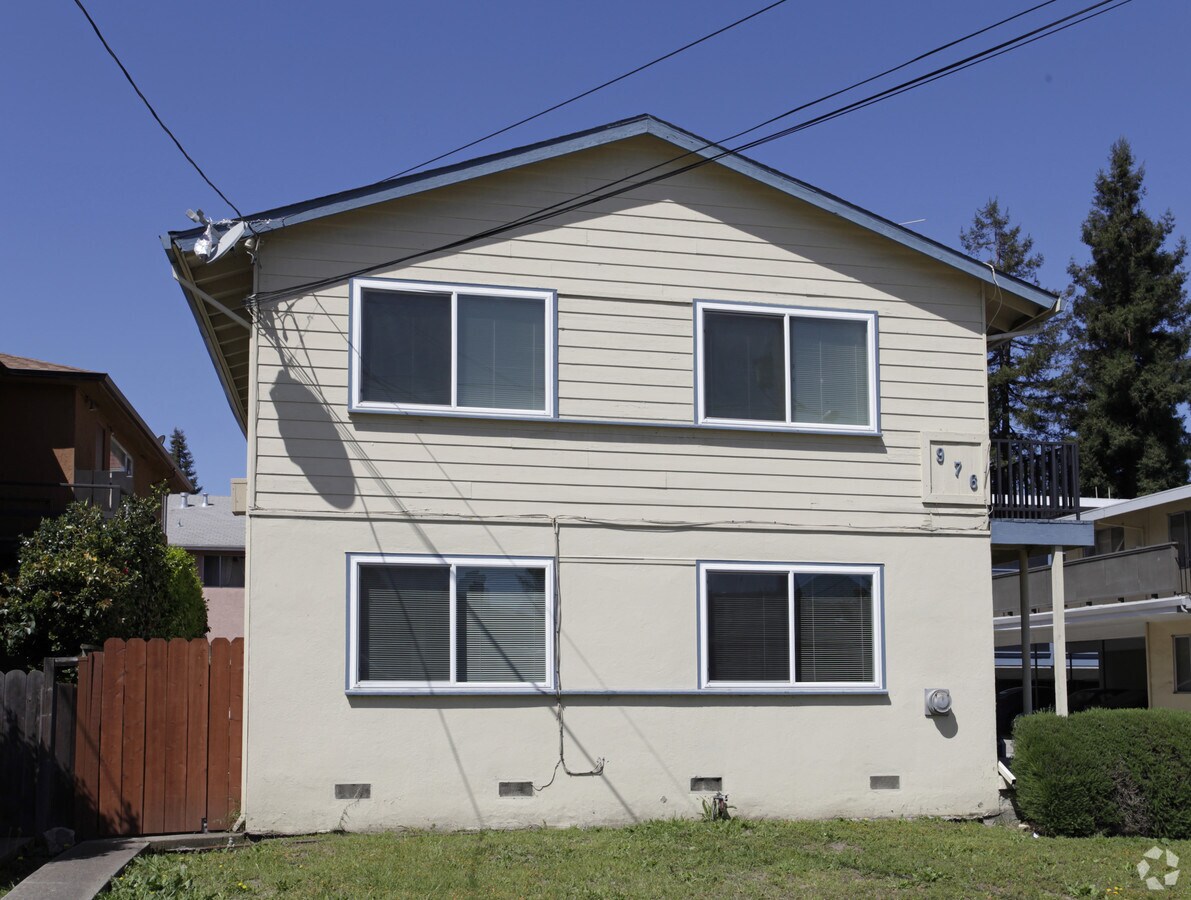 Edificio - 976 Karol Way