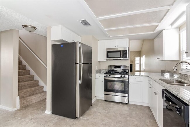 Photo - 3211 Timberline Rd