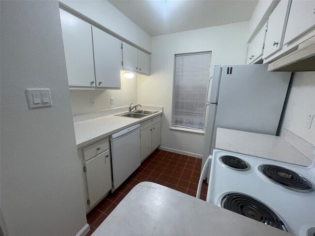 Photo - 5550 N Braeswood Blvd Unit 129