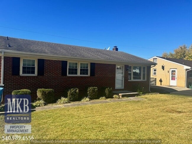 Photo - 4 Bedroom 2 Bath in Monterey Neighborhood