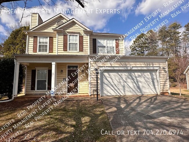 Charming 3BR/2.5BA Home in Charlotte! - Charming 3BR/2.5BA Home in Charlotte!