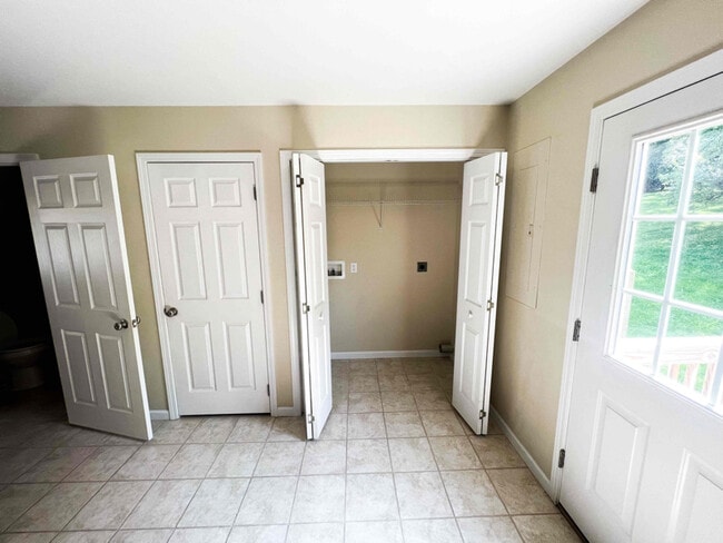 Photo - 415 Baugh Ln NE Unidad A