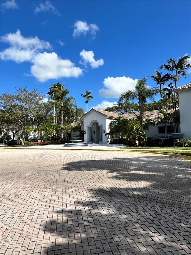 Photo - 2600 S University Dr Unidad 209