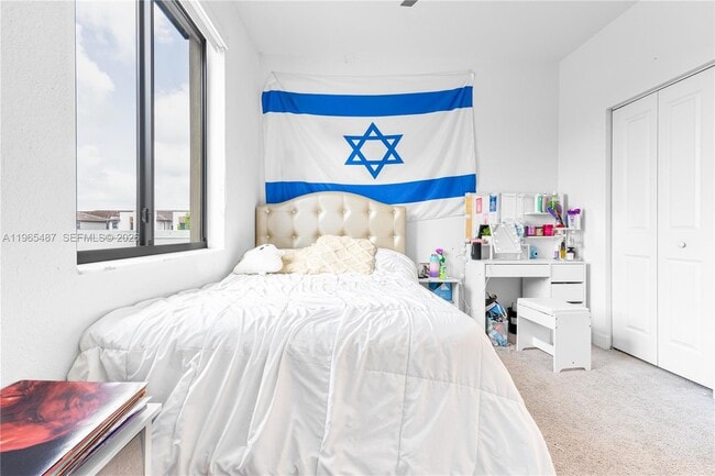 Photo - 817 NE 211th St