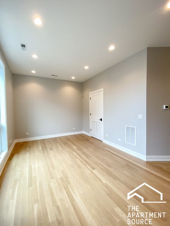 Photo - 1051 W Cornelia Ave