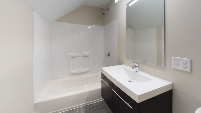 Photo - 18 Malbert Rd Unit 1