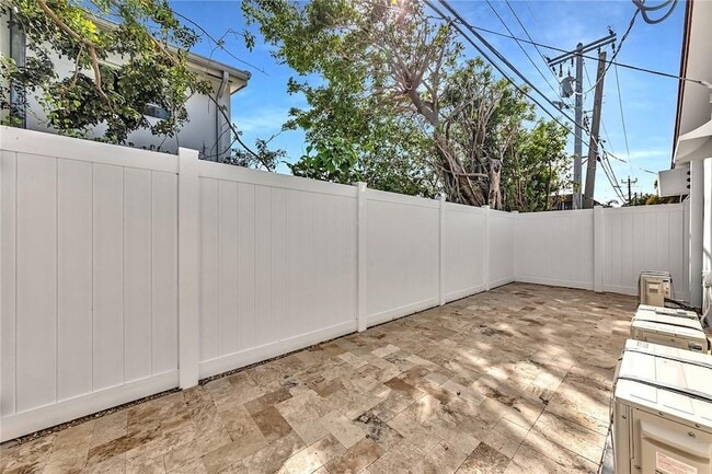 Photo - 5122 NE 19th Ave Unit 4