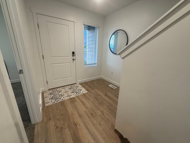 1262 N 275 E