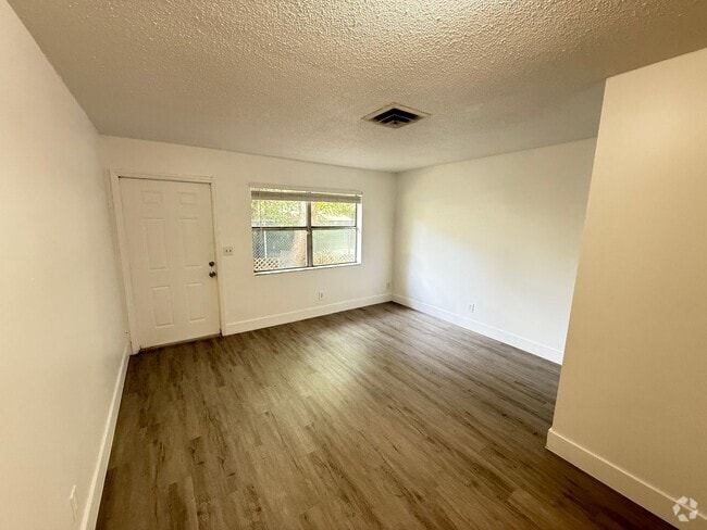Building Photo - 1406 SW 1st St Unit #B Rental
