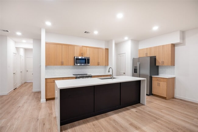 Photo - 2517 Appian Wy Unit B