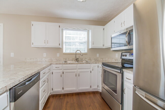 Photo - 207 Fairfield Dr