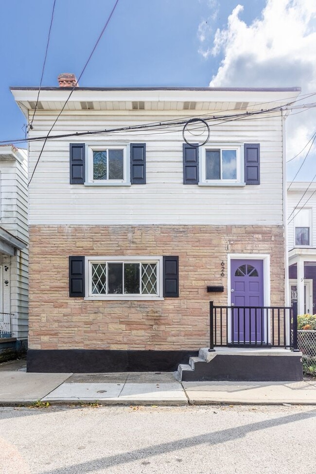 Photo - 626 Excelsior St