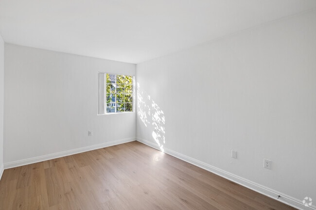 1HAB, 1 BA - 625 ft² - Nantucket Creek Apartments