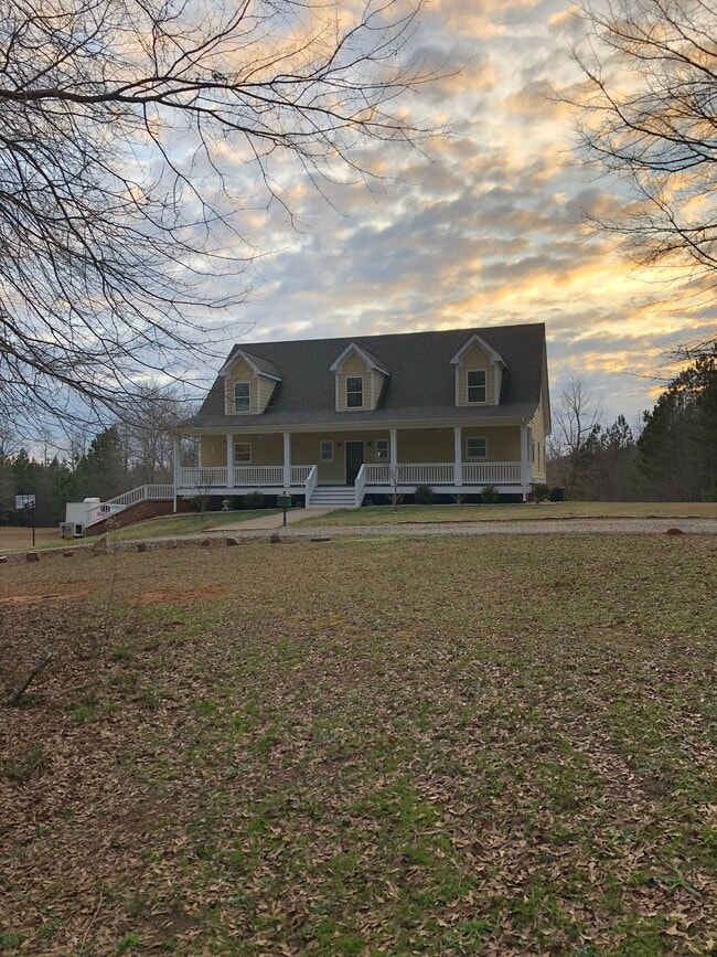 Front view - 2850 Salem Rd Unidad Robin’s Nest Rental
