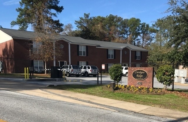 Carolyne Ridge Apartments - Carolyne Ridge Apartments