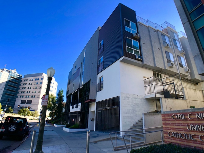 Photo - 641 Gayley Ave