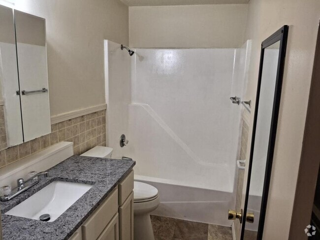 Building Photo - 226 Steven St Rental