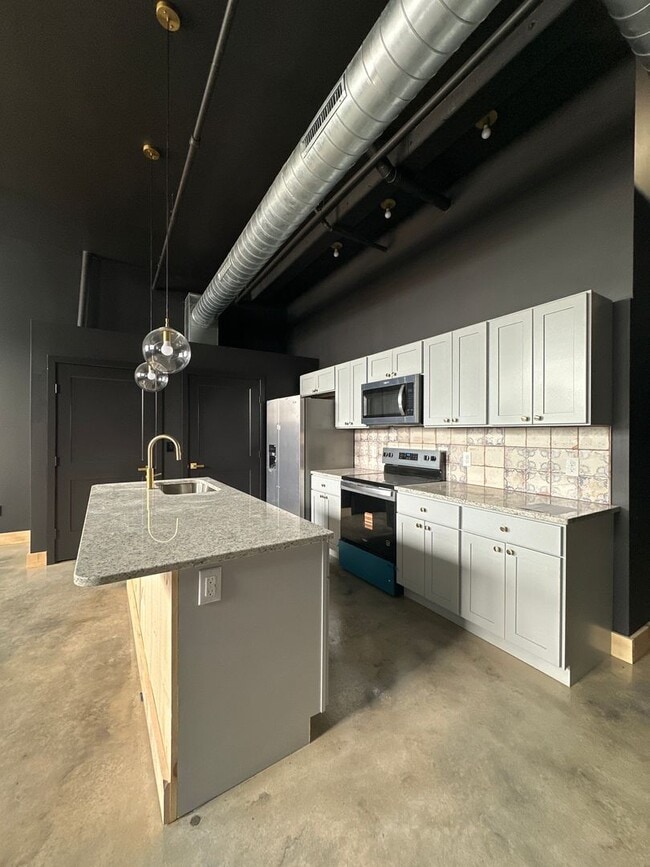 Photo - 21 W Broadway Unit Apt 206