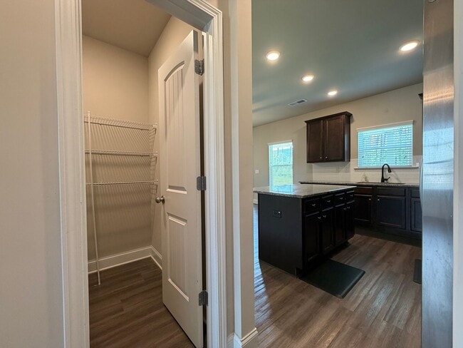 Photo - 61 N Village Cir